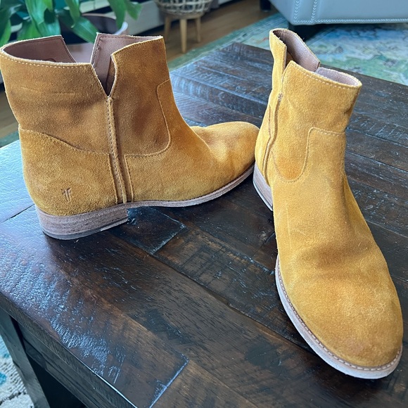 Frye booties size 8 - Picture 2 of 4